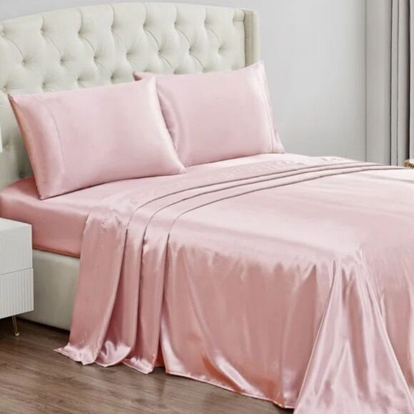 Juicy Couture The Rose Collection Silky Satin 4-PC King Sheet Set- Pink - Picture 2 of 13